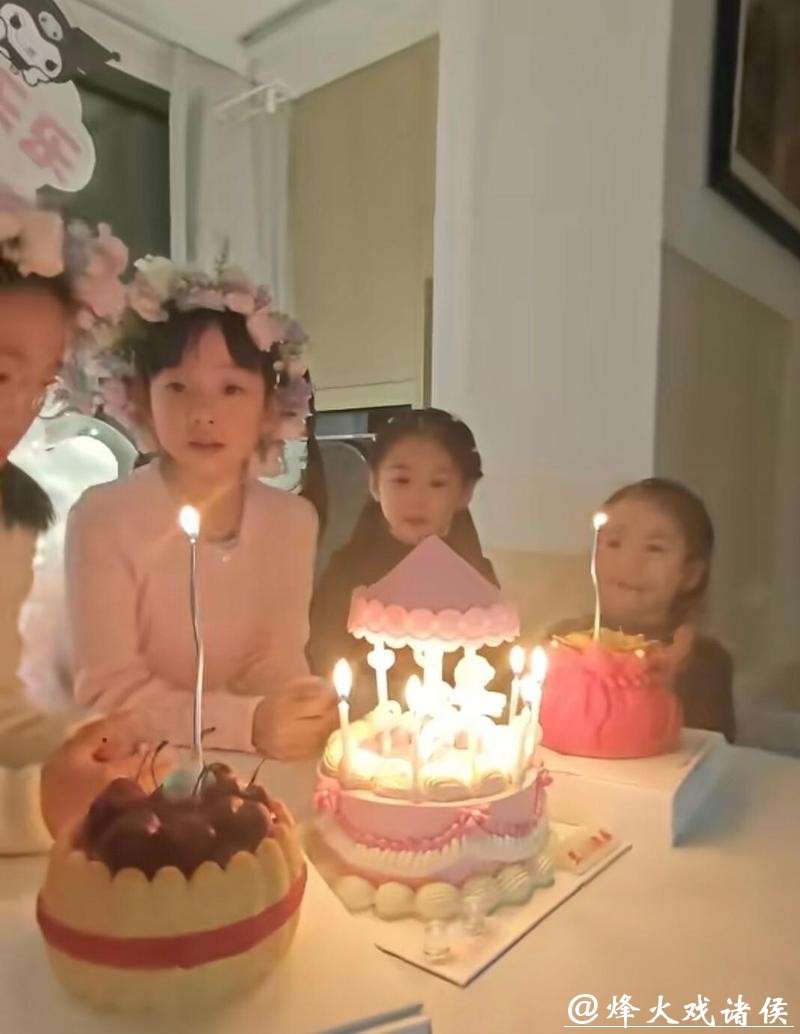 杨威女儿9岁生日，姐姐个头矮一截，妹妹近视眼，双胞胎差别好大